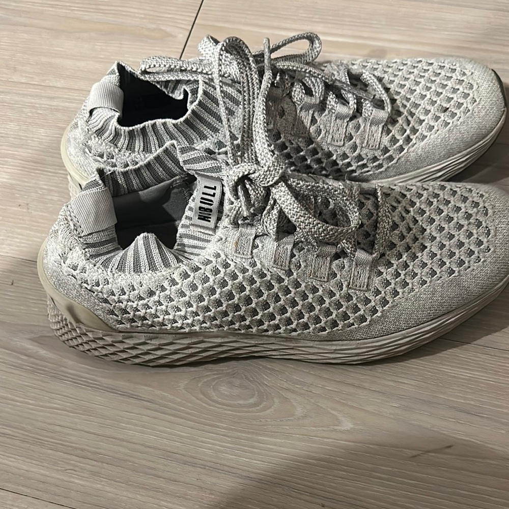 Women’s sneakers